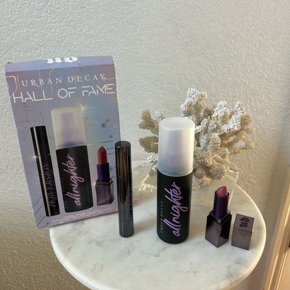 Urban Decay Hall of Fame Set with Pink Lipstick and Black Mascara